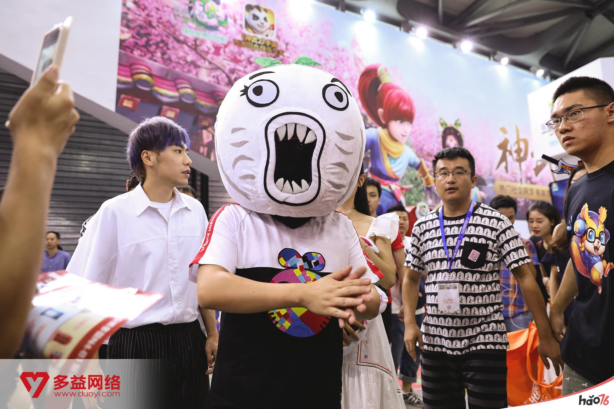 王尼玛降临ChinaJoy!率暴走家族PK多益网络特派美女战队