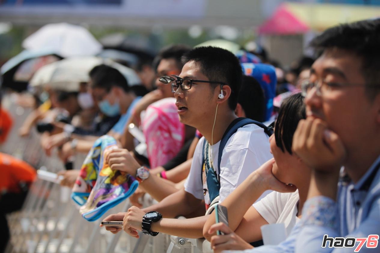 第一天de舞台表演C Joy很强势